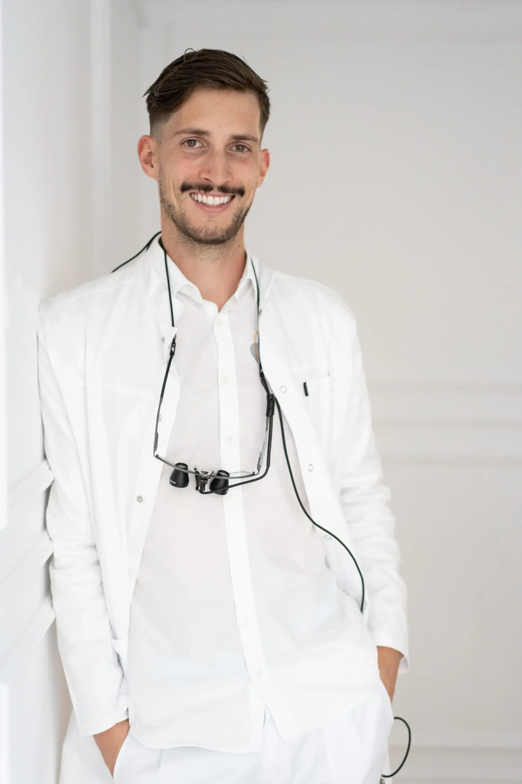 zahnarztpraxis-zahnhaus-monheim-team-dr-maximilian-peer-fiesel-02